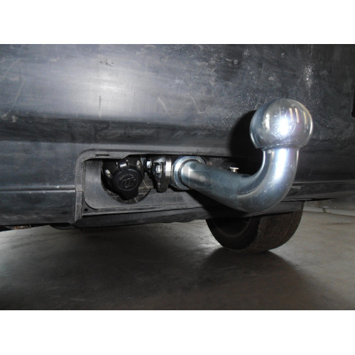 B014C GALIA Полностью оцинкованный фаркоп на BMW X3 E83 2004-2010. Подрозетник убирается за бампер. Тип шара: C (горизонтальный съемный). Установка без выреза бампера. Нагрузки: 2000/100 кг, масса фаркопа 12,17 кг