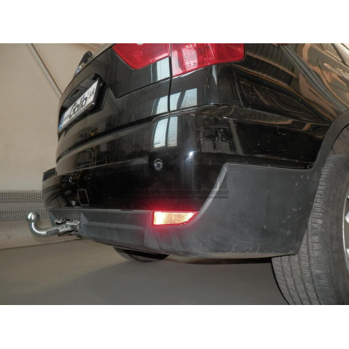 B014C GALIA Полностью оцинкованный фаркоп на BMW X3 E83 2004-2010. Подрозетник убирается за бампер. Тип шара: C (горизонтальный съемный). Установка без выреза бампера. Нагрузки: 2000/100 кг, масса фаркопа 12,17 кг