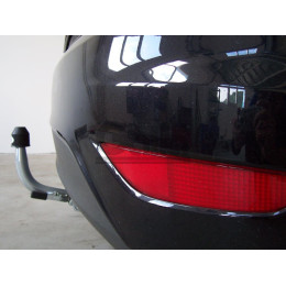 F110C GALIA Полностью оцинкованный фаркоп на Ford Fiesta хетчбек 2008-2019. Особенности: колесная база 2489 мм. Тип шара: C (горизонтальный съемный). Требуетс
