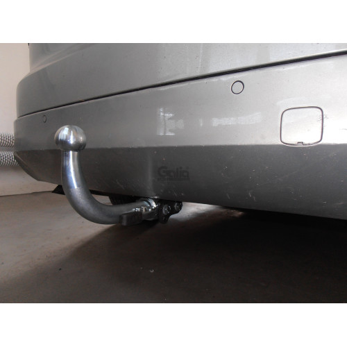F115A GALIA Полностью оцинкованный фаркоп на Ford Mondeo седан/универсал 2007-2014. Подрозетник убирается за бампер. Тип шара: A. Невидимый вырез бампера. Нагрузки: 2000/80 кг, масса фаркопа 15,82 кг