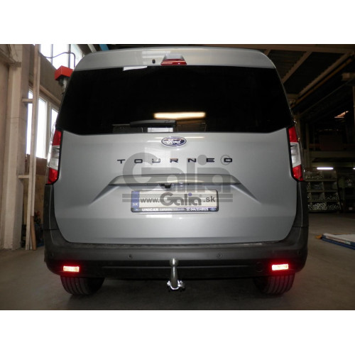 F142A GALIA Полностью оцинкованный фаркоп на Ford Tourneo Courier 2023-, Ford Transit Courier 2023-. Подрозетник убирается за бампер. Тип шара: A. Невидимый вырез бампера. Нагрузки: 1200/90 кг, масса фаркопа 14,12 кг