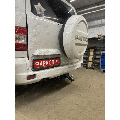FA 0855-E Бизон Фаркоп на UAZ Patriot / УАЗ Патриот 2015- без подрезки бампера. Тип шара: E (легкосъемный шар под квадрат). Нагрузки: 3000/100 кг. Не комплектуется электрикой