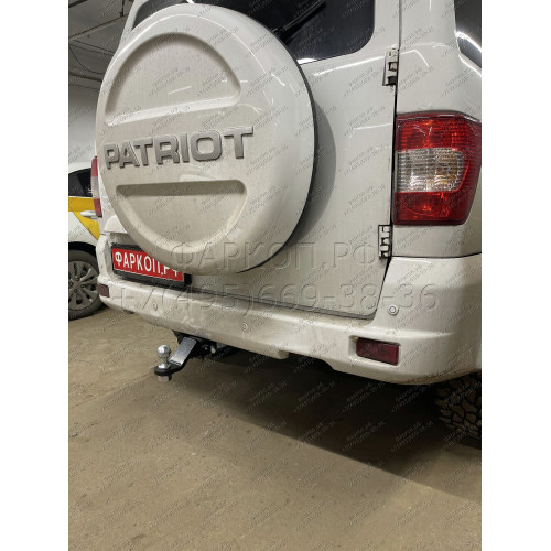FA 0855-E Бизон Фаркоп на UAZ Patriot / УАЗ Патриот 2015- без подрезки бампера. Тип шара: E (легкосъемный шар под квадрат). Нагрузки: 3000/100 кг. Не комплектуется электрикой