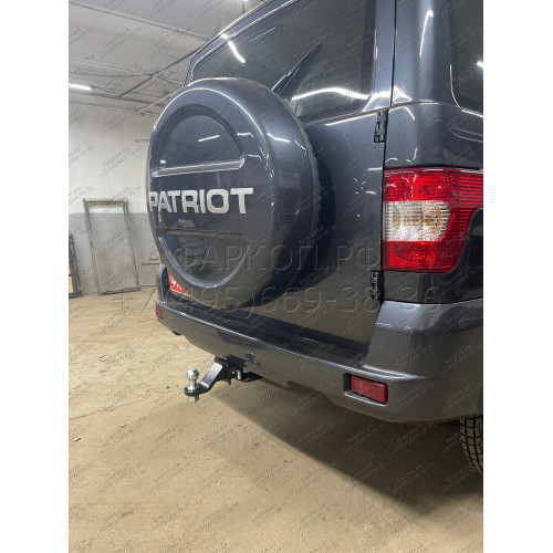 FA 0855-E Бизон Фаркоп на UAZ Patriot / УАЗ Патриот 2015- без подрезки бампера. Тип шара: E (легкосъемный шар под квадрат). Нагрузки: 3000/100 кг. Не комплектуется электрикой