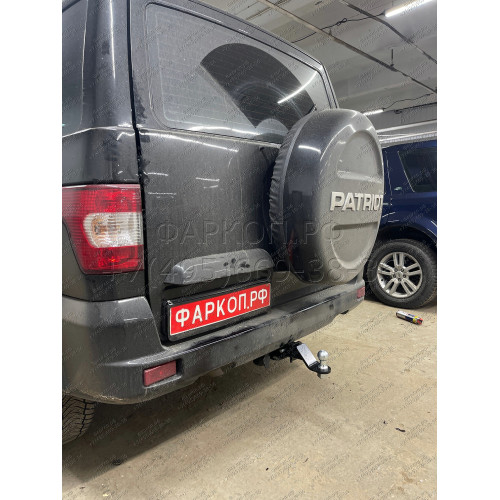 FA 0855-E Бизон Фаркоп на UAZ Patriot / УАЗ Патриот 2015- без подрезки бампера. Тип шара: E (легкосъемный шар под квадрат). Нагрузки: 3000/100 кг. Не комплектуется электрикой