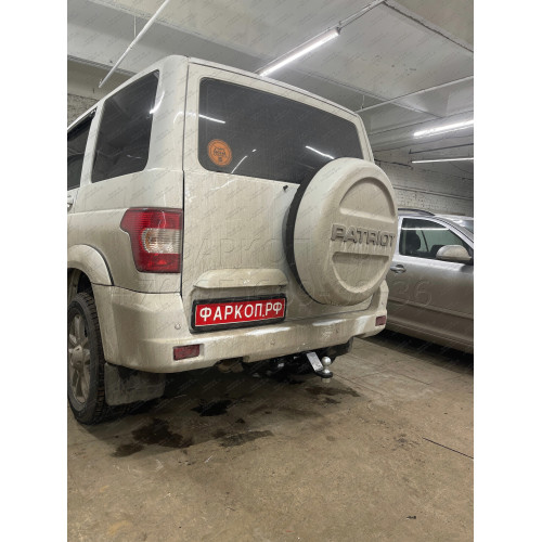 FA 0855-E Бизон Фаркоп на UAZ Patriot / УАЗ Патриот 2015- без подрезки бампера. Тип шара: E (легкосъемный шар под квадрат). Нагрузки: 3000/100 кг. Не комплектуется электрикой
