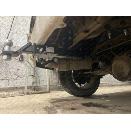 FA 0855-E Бизон Фаркоп на UAZ Patriot / УАЗ Патриот 2015- без подрезки бампера. Тип шара: E (легкосъемный шар под квадрат). Нагрузки: 3000/100 кг. Не комплектуе