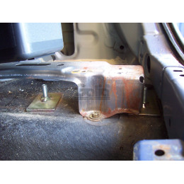 H017A GALIA Полностью оцинкованный фаркоп на Honda HR-V 1999-2001. Особенности: задние фары прямоугольной формы. Тип шара: A. Невидимый вырез бампера. Нагр
