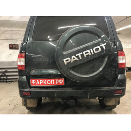 FA 0855-E Бизон Фаркоп на UAZ Patriot / УАЗ Патриот 2015- без подрезки бампера. Тип шара: E (легкосъемный шар под квадрат). Нагрузки: 3000/100 кг. Не комплектуе