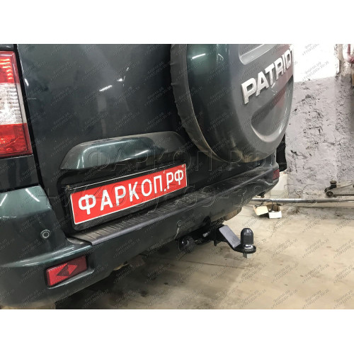 FA 0855-E Бизон Фаркоп на UAZ Patriot / УАЗ Патриот 2015- без подрезки бампера. Тип шара: E (легкосъемный шар под квадрат). Нагрузки: 3000/100 кг. Не комплектуется электрикой