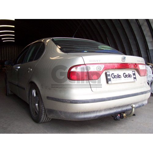 S012A GALIA Полностью оцинкованный фаркоп на SEAT Toledo седан 1998-2004. Тип шара: A. Невидимый вырез бампера. Нагрузки: 1600/75 кг, масса фаркопа 15,25 кг