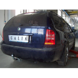 S085A GALIA Полностью оцинкованный фаркоп на Skoda Octavia I седан/универсал 1998-2004, Octavia Tour 2004-2010. Подрозетник убирается за бампер. Тип шара: A. Невидимый 