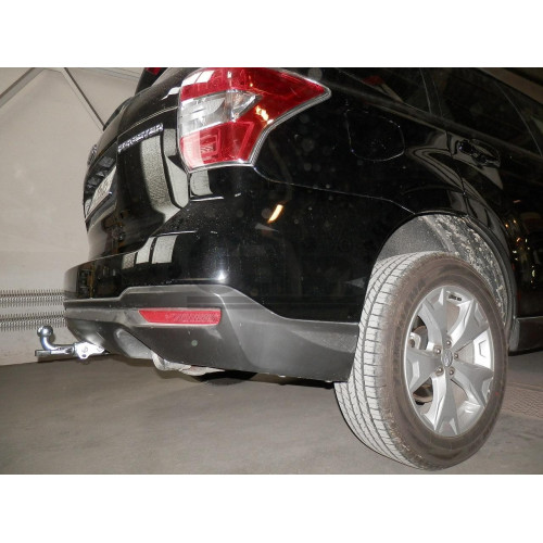 S106V GALIA Полностью оцинкованный фаркоп на Subaru Forester 2013-2018. Тип шара: AV (вертикальное быстросъемное крепление шара на ключе). Невидимый вырез бампера. Нагрузки: 2200/90 кг, масса фаркопа 17,77 кг
