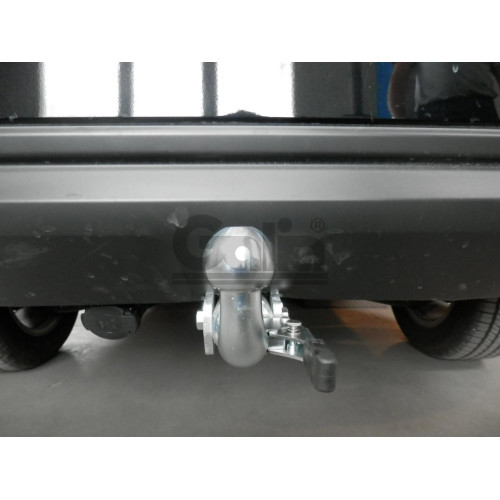 S106V GALIA Полностью оцинкованный фаркоп на Subaru Forester 2013-2018. Тип шара: AV (вертикальное быстросъемное крепление шара на ключе). Невидимый вырез бампера. Нагрузки: 2200/90 кг, масса фаркопа 17,77 кг