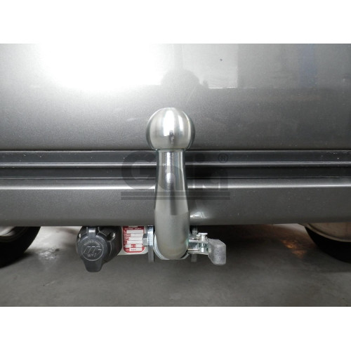 T067C GALIA Полностью оцинкованный фаркоп на Toyota Corolla хетчбек 3/5 дверей 2002-2007. Тип шара: C (горизонтальный съемный). Невидимый вырез бампера. Нагрузки: 1300/75 кг, масса фаркопа 14,87 кг