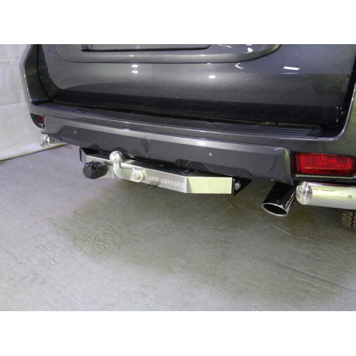 TCU00061 ТСС Фаркоп на Toyota Land Cruiser Prado 150 2009-2023 с накладкой с надписью Land Cruiser без подрезки бампера. Тип шара: F. Нагрузки: 1800/120 кг