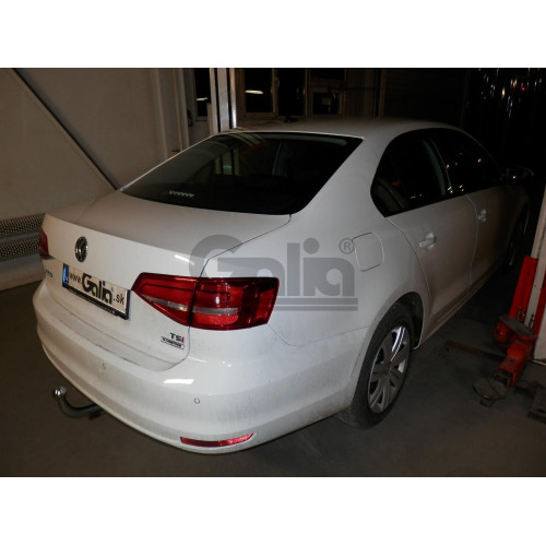 V077C GALIA Полностью оцинкованный фаркоп на Volkswagen Jetta 2010-2019. Подрозетник убирается за бампер. Тип шара: C (горизонтальный съемный). Невидимый вырез бампера. Нагрузки: 1800/80 кг, масса фаркопа 16,37 кг