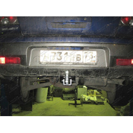 FA 0958-E Бизон Фаркоп на Mitsubishi Outlander 2003-2007 без подрезки бампера. Тип шара: E (легкосъемный шар под квадрат). Нагрузки: 2700/120 кг. Не комплектуется эл