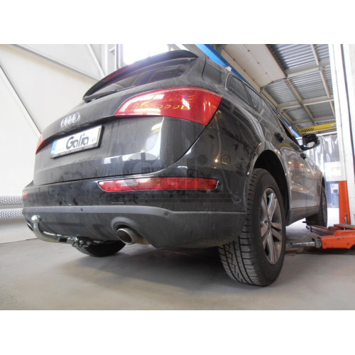 A046C GALIA Полностью оцинкованный фаркоп на Audi Q5 2008-2016. Подрозетник убирается за бампер. Тип шара: C (горизонтальный съемный). Невидимый вырез бампера. Нагрузки: 2400/80 кг, масса фаркопа 19,77 кг