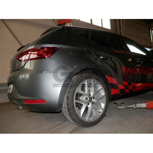 A048C GALIA Полностью оцинкованный фаркоп на Volkswagen Golf VII хетчбек 5 дверей 2013-2017, SEAT Leon хетчбек 5 дверей 2013-2017, Audi A3 хетчбек 3/5 дверей 2012-2020. Подрозетник убирается за бампер. Тип шара: C (горизонтальный съемный). Подрезка бампер