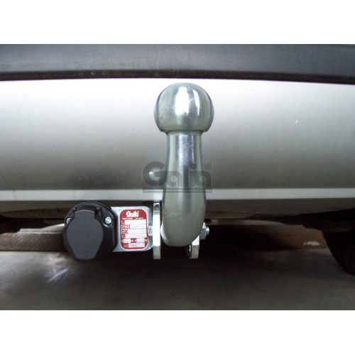 C031C GALIA Полностью оцинкованный фаркоп на Peugeot 807 2002-2014, FIAT Ulysse 2002-2011, Citroen C8 2002-2014, Lancia Phedra 2002-2010. Тип шара: C (горизонтальный съемный). Невидимый вырез бампера. Нагрузки: 1900/76 кг, масса фаркопа 15,87 кг