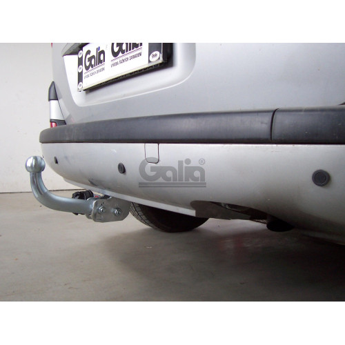 C031C GALIA Полностью оцинкованный фаркоп на Peugeot 807 2002-2014, FIAT Ulysse 2002-2011, Citroen C8 2002-2014, Lancia Phedra 2002-2010. Тип шара: C (горизонтальный съемный). Невидимый вырез бампера. Нагрузки: 1900/76 кг, масса фаркопа 15,87 кг