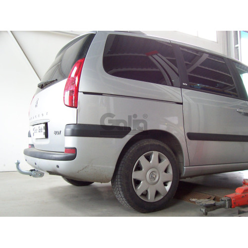 C031C GALIA Полностью оцинкованный фаркоп на Peugeot 807 2002-2014, FIAT Ulysse 2002-2011, Citroen C8 2002-2014, Lancia Phedra 2002-2010. Тип шара: C (горизонтальный съемный). Невидимый вырез бампера. Нагрузки: 1900/76 кг, масса фаркопа 15,87 кг