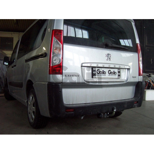 C050A GALIA Полностью оцинкованный фаркоп на Citroen Jumpy 2006-2016, FIAT Scudo 2007-2016, Peugeot Expert 2007-2016, Toyota Proace 2013-2016, Citroen Dispatch 2006-2016 в т.ч. с парктрониками. Тип шара: A. Невидимый вырез бампера. Нагрузки: 2000/120 кг, 