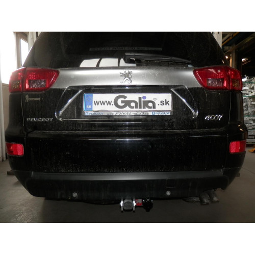 C054C GALIA Полностью оцинкованный фаркоп на Mitsubishi Outlander XL 2007-2012, Citroen C-Crosser 2007-2012, Peugeot 4007 2007-2012. Тип шара: C (горизонтальный съемный). Невидимый вырез бампера. Нагрузки: 2000/100 кг, масса фаркопа 20,47 кг