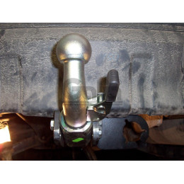 C054C GALIA Полностью оцинкованный фаркоп на Mitsubishi Outlander XL 2007-2012, Citroen C-Crosser 2007-2012, Peugeot 4007 2007-2012. Тип шара: C (горизонтальный съемный). Невидимый выре
