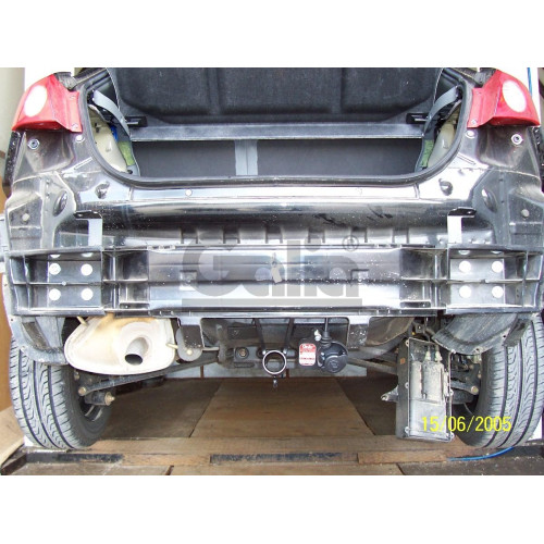 D034A GALIA Полностью оцинкованный фаркоп на Chevrolet Lacetti хетчбек 5 дверей 2004-2013, Daewoo Nubira хетчбек 5 дверей 2003-2013. Подрозетник убирается за бампер. Тип шара: A. Без выреза бампера. Нагрузки: 1300/75 кг, масса фаркопа 16,51 кг