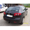 D034A GALIA Полностью оцинкованный фаркоп на Chevrolet Lacetti хетчбек 5 дверей 2004-2013, Daewoo Nubira хетчбек 5 дверей 2003-2013. Подрозетник убирается за бампер. Тип шара: A. Без выреза бампера. Нагрузки: 1300/75 кг, масса фаркопа 16,51 кг