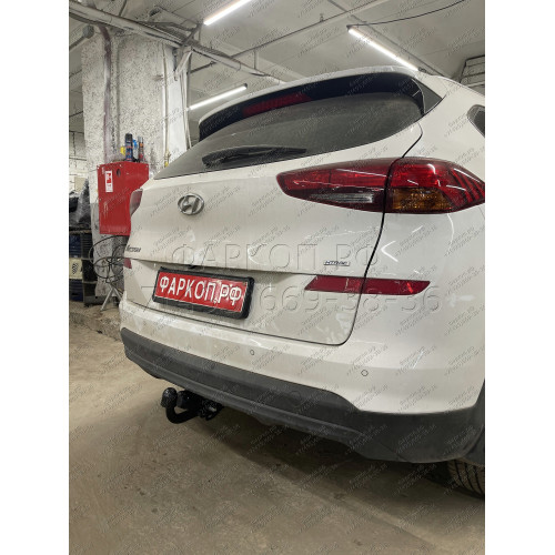 F.2811.001 BERG Фаркоп на Hyundai Tucson 2018-2021, Kia Sportage 2015-2018, 2018-2022 без подрезки бампера. Тип шара: A. Нагрузки: 1550/75 кг, масса фаркопа 15 кг (без электрики в комплекте)