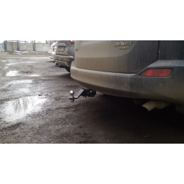 FA 0160-E Бизон Фаркоп на Toyota RAV4 2012-2019. Дорестайлинг без подрезки бампера, рестайлинг с подрезкой бампера. Тип шара: E (легкосъемный шар под квадр