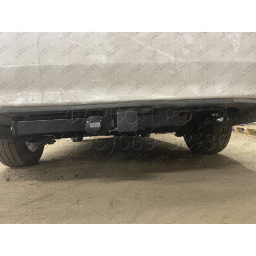 FA 0481-E Бизон Фаркоп на Toyota Prius 20 2003-2009 без подрезки бампера. Тип шара: E (легкосъемный шар под квадрат). Нагрузки: 2200/100 кг. Не комплектуется электрикой