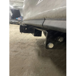 FA 0481-E Бизон Фаркоп на Toyota Prius 20 2003-2009 без подрезки бампера. Тип шара: E (легкосъемный шар под квадрат). Нагрузки: 2200/100 кг. Не комплектуется элек