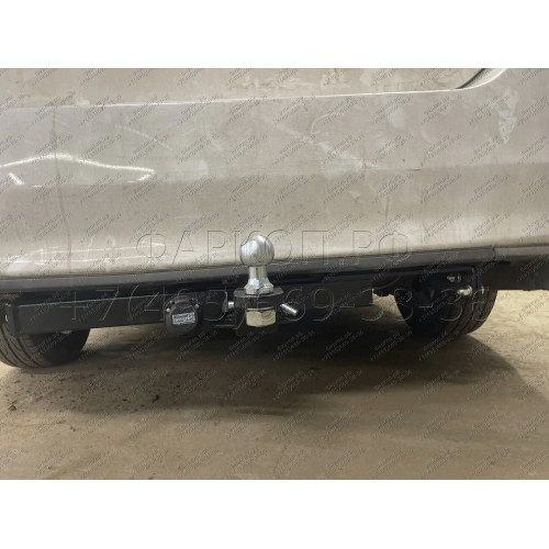 FA 0481-E Бизон Фаркоп на Toyota Prius 20 2003-2009 без подрезки бампера. Тип шара: E (легкосъемный шар под квадрат). Нагрузки: 2200/100 кг. Не комплектуется электрикой