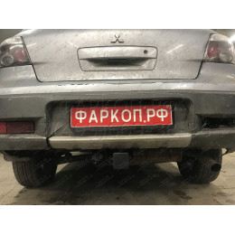 FA 0958-E Бизон Фаркоп на Mitsubishi Outlander 2003-2007 без подрезки бампера. Тип шара: E (легкосъемный шар под квадрат). Нагрузки: 2700/120 кг. Не комплектуется эл