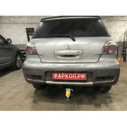 FA 0958-E Бизон Фаркоп на Mitsubishi Outlander 2003-2007 без подрезки бампера. Тип шара: E (легкосъемный шар под квадрат). Нагрузки: 2700/120 кг. Не комплектуется эл