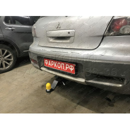 FA 0958-E Бизон Фаркоп на Mitsubishi Outlander 2003-2007 без подрезки бампера. Тип шара: E (легкосъемный шар под квадрат). Нагрузки: 2700/120 кг. Не комплектуется эл