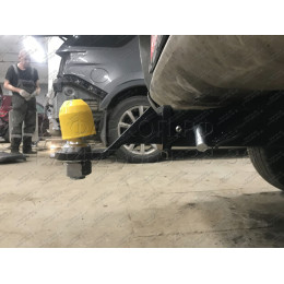 FA 0958-E Бизон Фаркоп на Mitsubishi Outlander 2003-2007 без подрезки бампера. Тип шара: E (легкосъемный шар под квадрат). Нагрузки: 2700/120 кг. Не комплектуется эл
