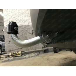 V069A GALIA Полностью оцинкованный фаркоп на Volkswagen Tiguan 2007-2016, Tiguan 2 2016-2024, Audi Q3 2011-2019, 2019-2025, SEAT Tarraco 2018-2024. Тип шара: A. Невидимый вырез бампера. Нагруз