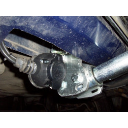 O044A GALIA Полностью оцинкованный фаркоп на Opel Meriva A 2003-2010. Подрозетник убирается за бампер. Тип шара: A. Невидимый вырез бампера. Нагрузки: 1300/60 к