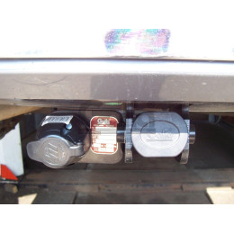 O044A GALIA Полностью оцинкованный фаркоп на Opel Meriva A 2003-2010. Подрозетник убирается за бампер. Тип шара: A. Невидимый вырез бампера. Нагрузки: 1300/60 к