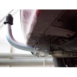 O056A GALIA Полностью оцинкованный фаркоп на Opel Zafira A 1999-2005. Тип шара: A. Без выреза бампера. Нагрузки: 1500/80 кг, масса фаркопа 14,75 кг