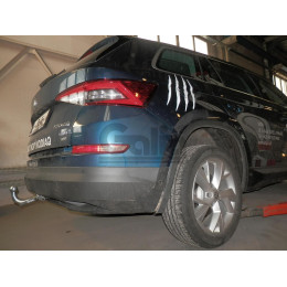 S120V GALIA Полностью оцинкованный фаркоп на Skoda Kodiaq 2WD, 4WD 2017-2023, 2023-. Тип шара: AV (вертикальное быстросъемное крепление шара на ключе). Невидимый в