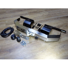 TCU00063 ТСС Фаркоп на Toyota Land Cruiser 200 2007-2021 с накладкой с надписью Land Cruiser без подрезки бампера. Тип шара: F. Нагрузки: 1500/100 кг