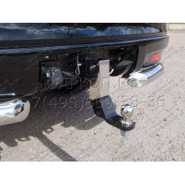 TCU00119N ТСС Фаркоп на Infiniti QX80 2018-2024 с накладкой с надписью Infiniti без подрезки бампера. Тип шара: E (шаровый узел под американский квадрат с нержа