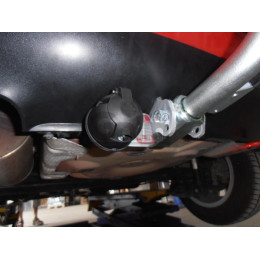 V042A GALIA Полностью оцинкованный фаркоп на Volkswagen Polo IV 2001-2009. Особенности: колесная база 2465 мм. Тип шара: A. Подрезка бампера. Нагрузки: 1200/60 кг, ма