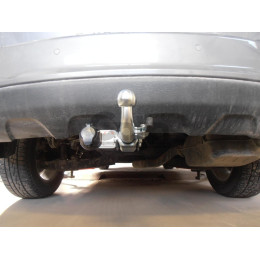 D042A GALIA Полностью оцинкованный фаркоп на Dodge Journey 2008-2020, FIAT Freemont 2011-2020 2WD/4WD, кроме авто с запаской снизу. Тип шара: A. Подрезка бампера. Нагрузки: 